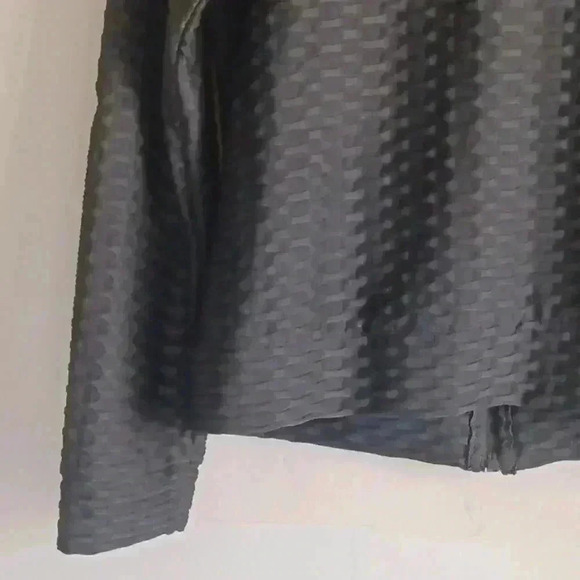 WOMEN'S ATHLETIC ZIP-UP JACKET IN BLACK - Picture 3 of 11